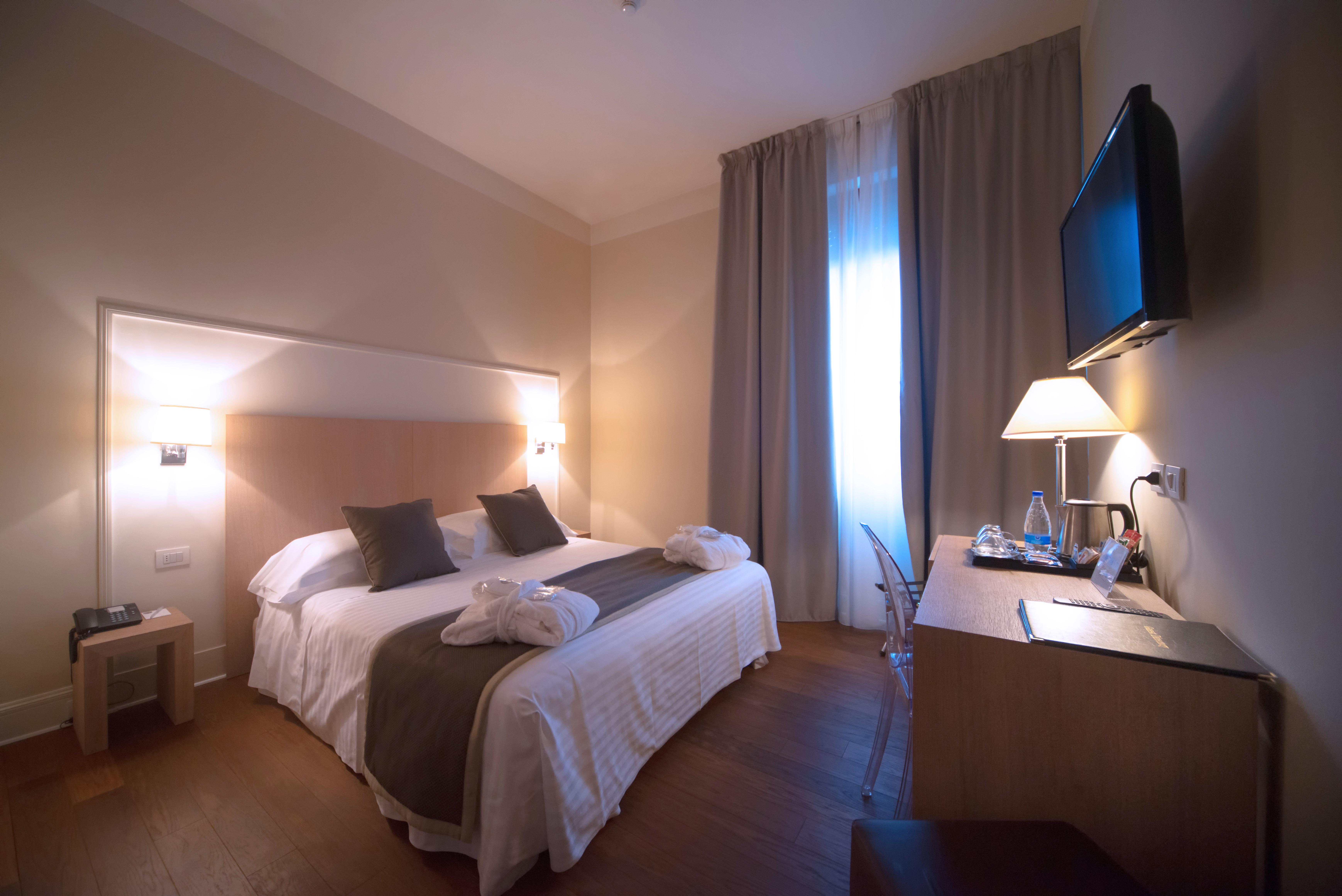 Hotel De La Ville Riccione Esterno foto