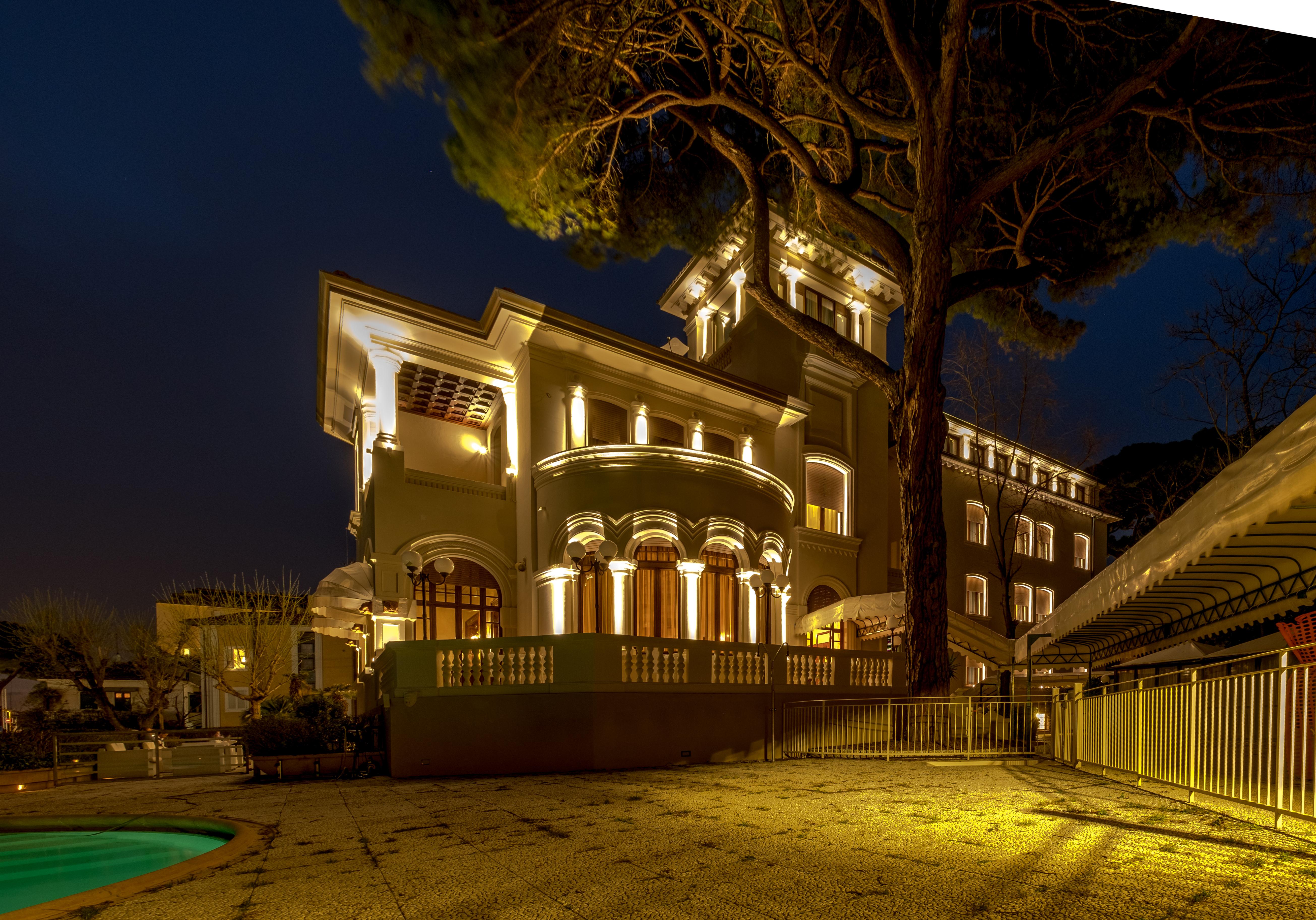 Hotel De La Ville Riccione Esterno foto