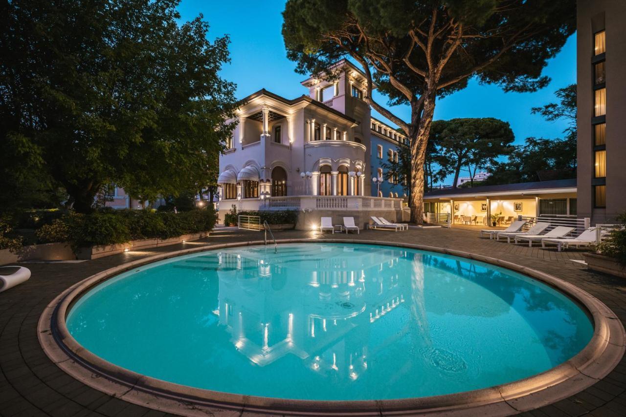 Hotel De La Ville Riccione Esterno foto