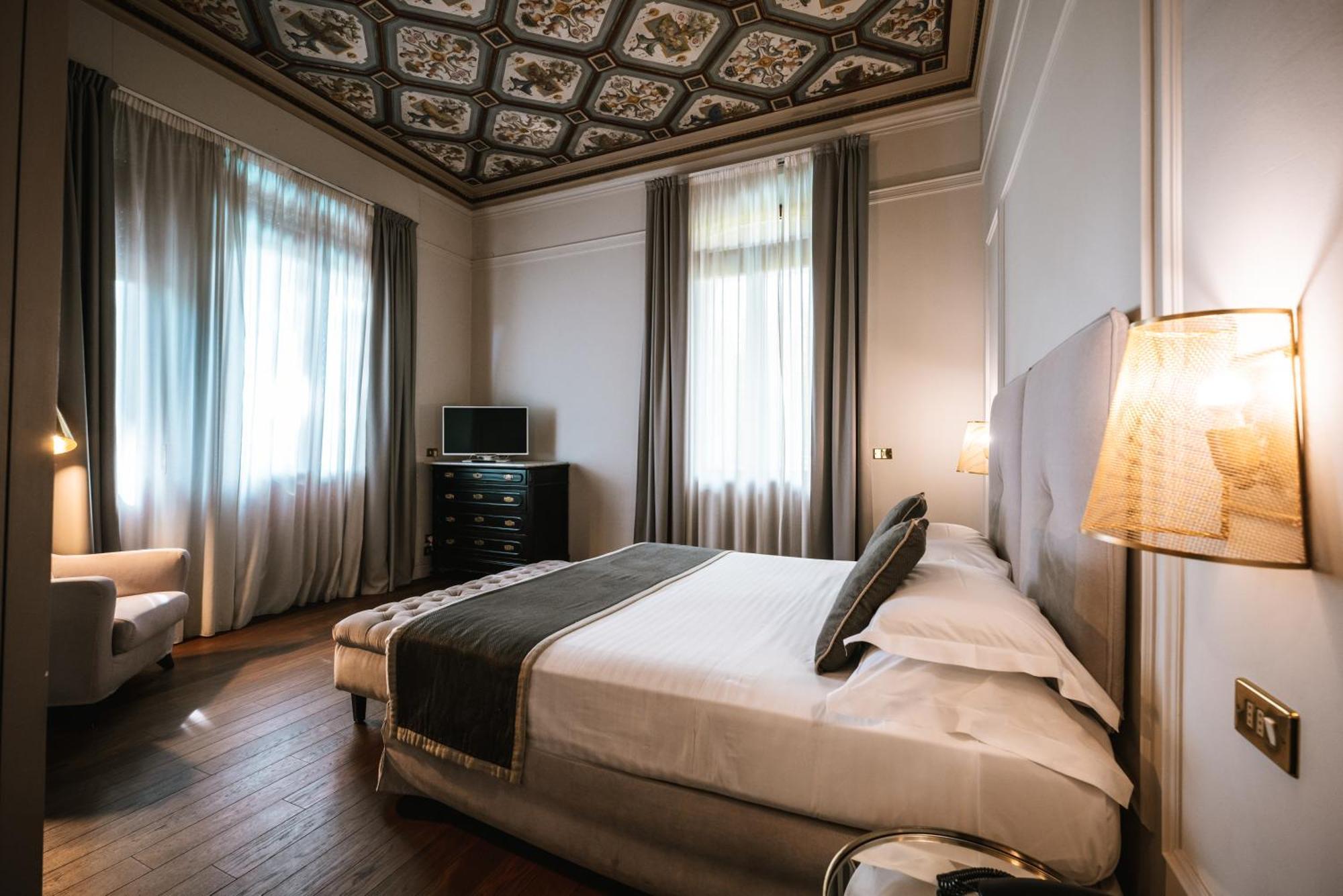 Hotel De La Ville Riccione Esterno foto