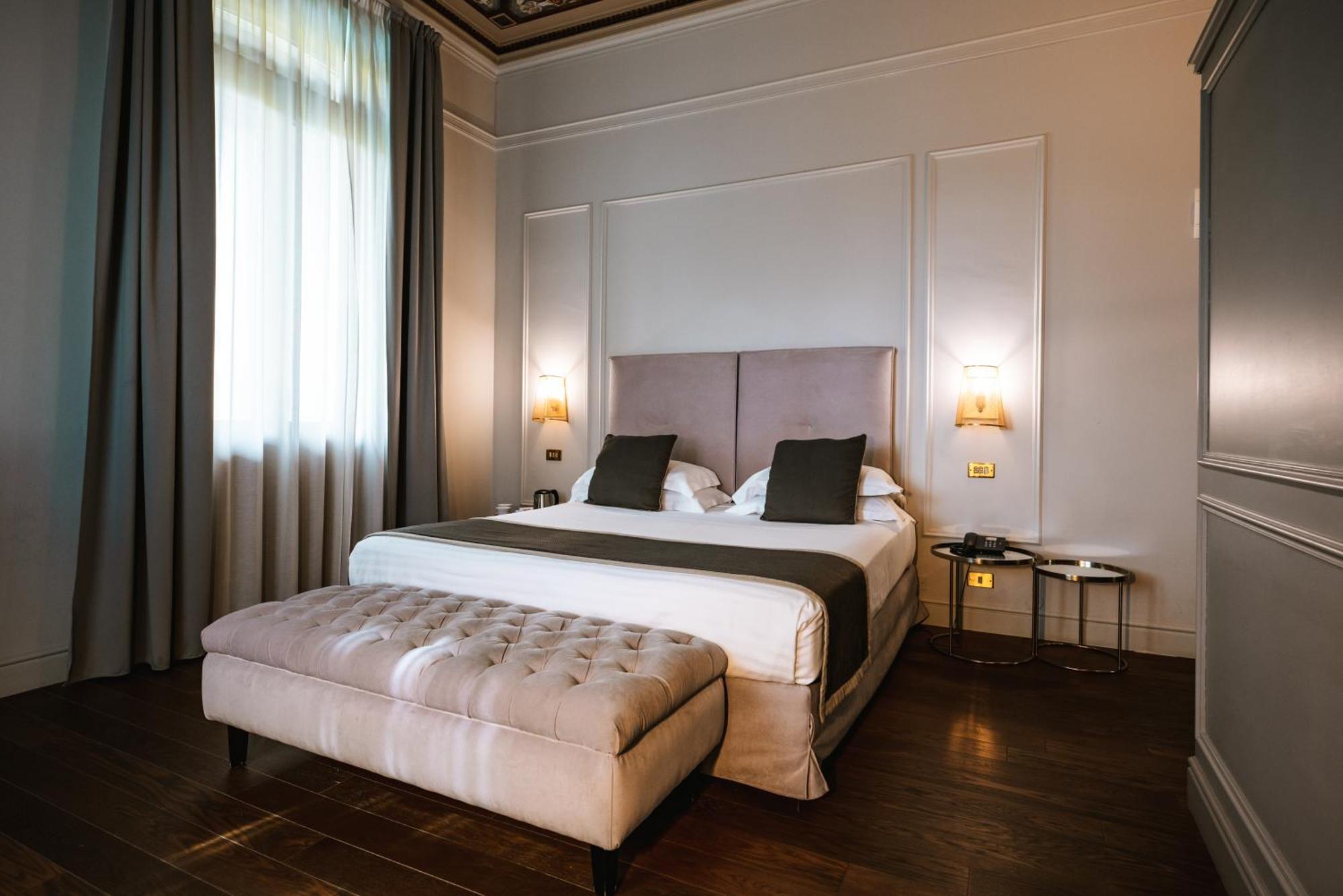 Hotel De La Ville Riccione Esterno foto