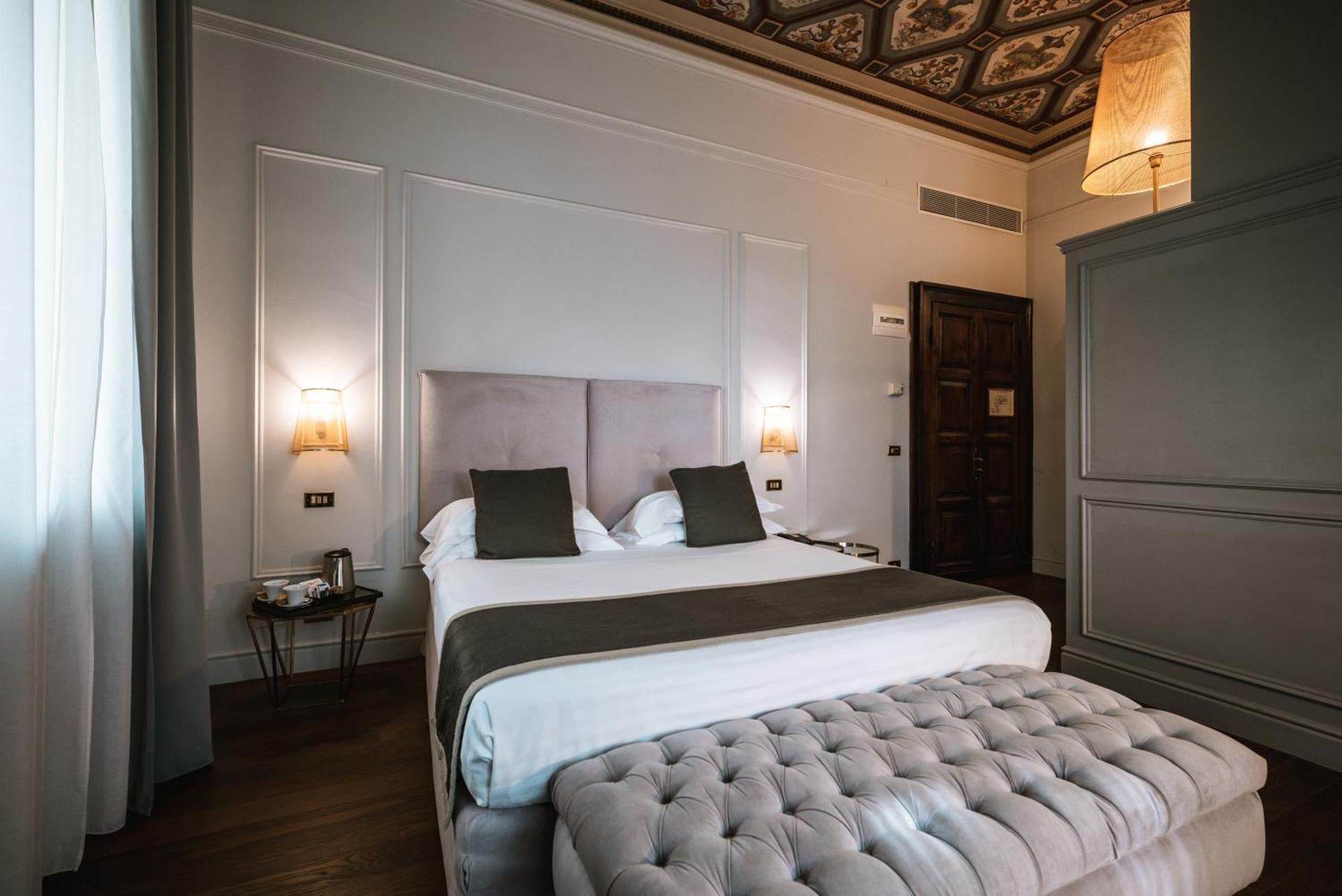 Hotel De La Ville Riccione Esterno foto