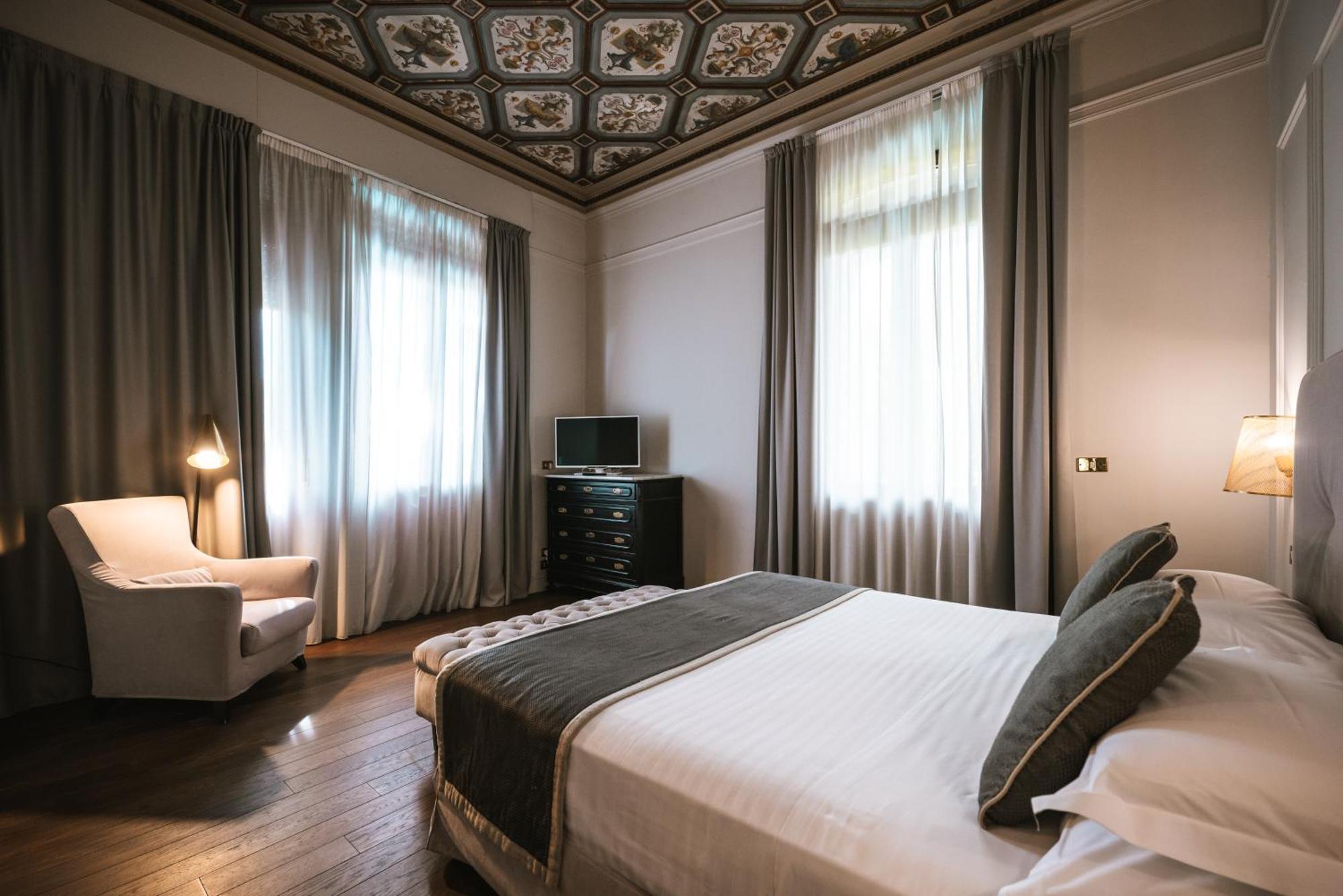 Hotel De La Ville Riccione Esterno foto